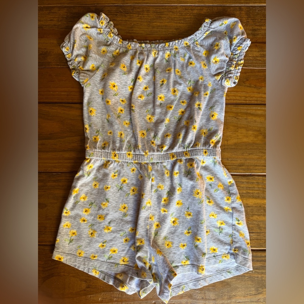 Old Navy Gray Romper with Yellow Floral Pattern Size 6-7